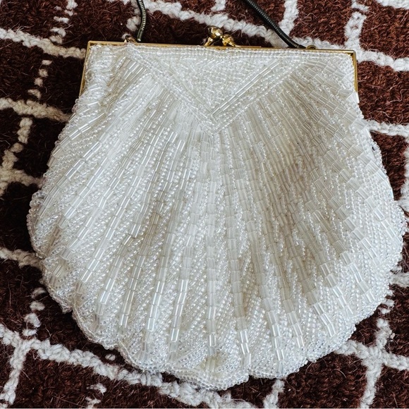 VINTAGE white beaded shell purse - Picture 1 of 6